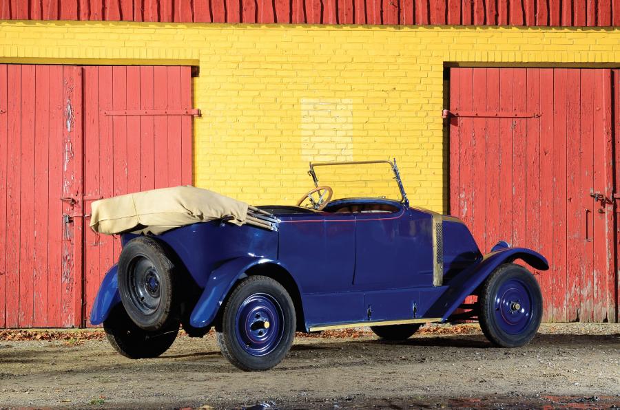  Renault 10 CV Tourer 1915 года  (фото 10 из 10)